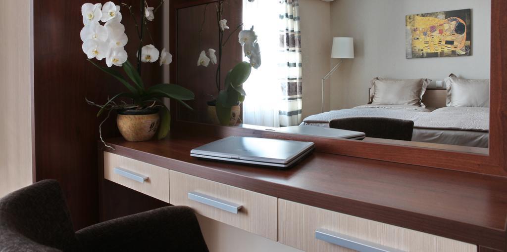 Garni Hotel Tema Nova Čačak Kamer foto