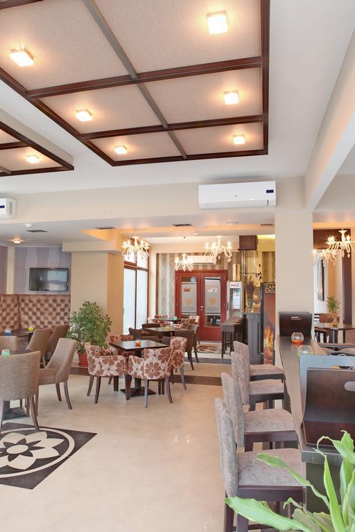 Garni Hotel Tema Nova Čačak Buitenkant foto