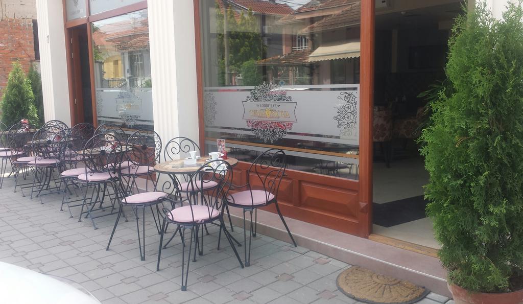Garni Hotel Tema Nova Čačak Buitenkant foto